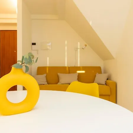 Sunny Retreat Near Metro, 12 Min To Duomo Apartment Milan Exterior photo