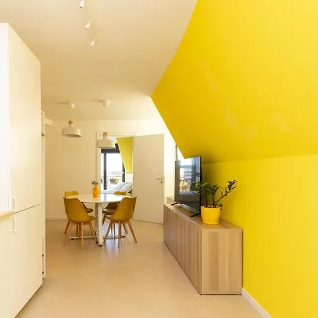 Sunny Retreat Near Metro, 12 Min To Duomo Apartment Milan Exterior photo